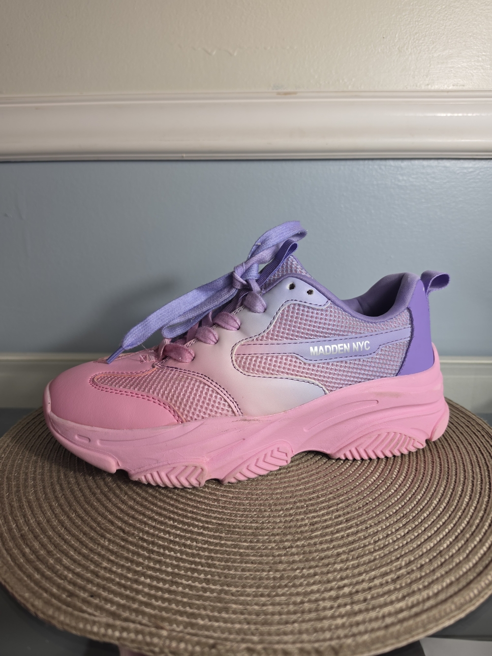 Madden NYC Purple Pink Gradient Sneaker Womens Size 6